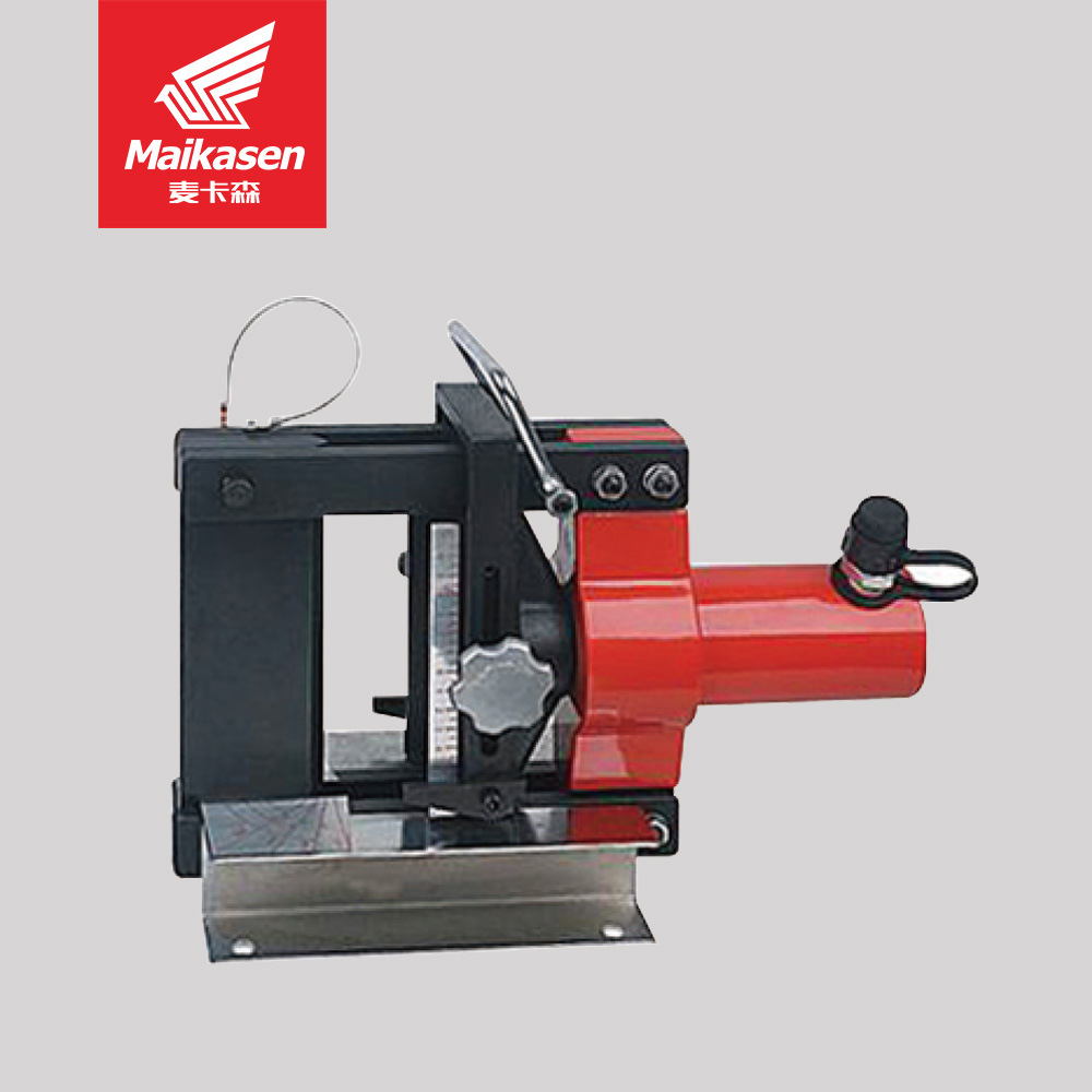 Hydraulic bending machine